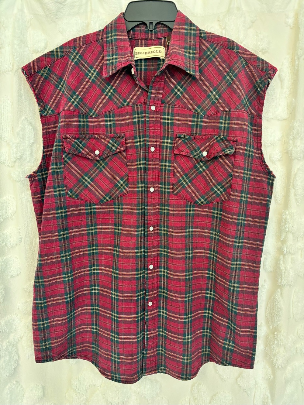Bit & Bridle Men’s Red Plaid Sleeveless Shirt